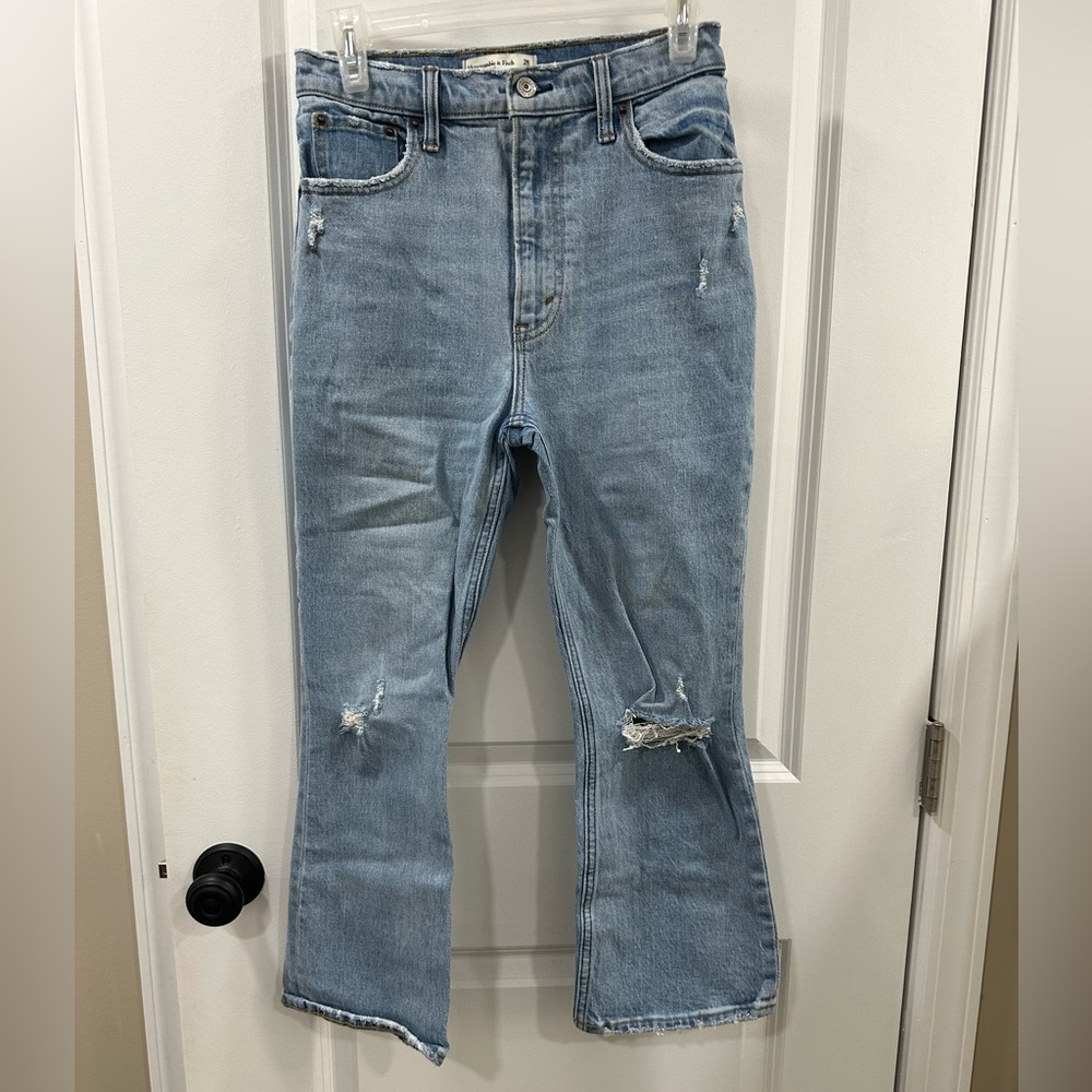 ABERCROMBIE HIGH RISE JEANS